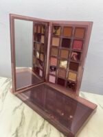Huda Beauty Naughty Nude Eyeshadow Pallet - Image 2
