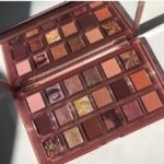 Huda Beauty Naughty Nude Eyeshadow Pallet - Image 8